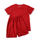 Camiseta y pantalón corto local del Liverpool 23/24 - Rojo