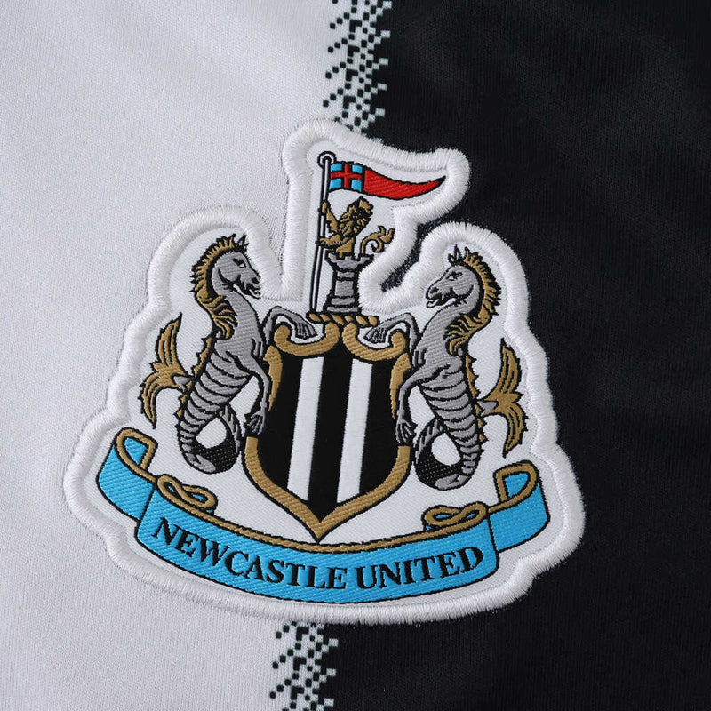 Camiseta de aficionado local del Newcastle United 25/26 para hombre - Blanco y negro