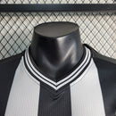 Camiseta de jugador Castore del Newcastle United (local 23/24), hombre, blanco y negro