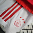 Camiseta y pantalón corto para niños del Ajax I 23/24 - Blanco y rojo