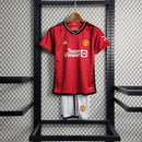 Camiseta local y pantalón corto del Manchester United para niños 23/24 - Rojo