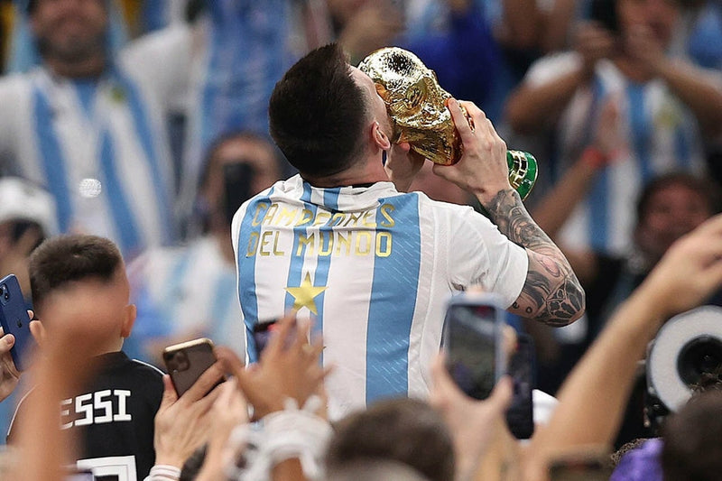 Camiseta de la Selección Argentina Tres Estrellas - Campeón 2022 Adidas Fan para hombre - Azul y blanco