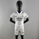 Camiseta y pantalón corto del Real Madrid 22/23 I para niño - Blanco