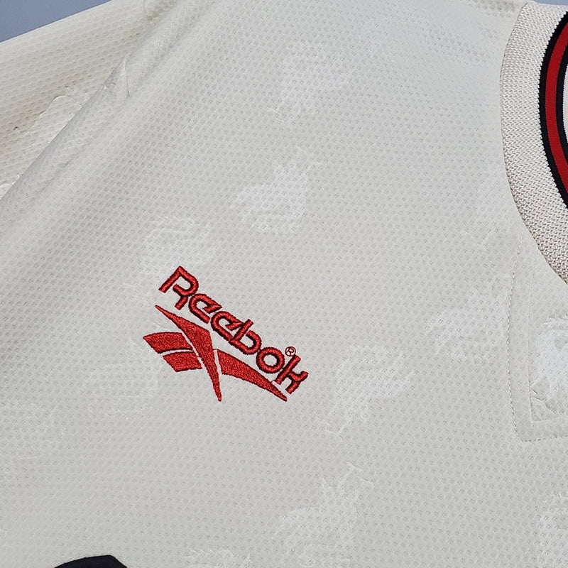 Camiseta retro de aficionado Reebok del Liverpool 96/97 para hombre - Marfil
