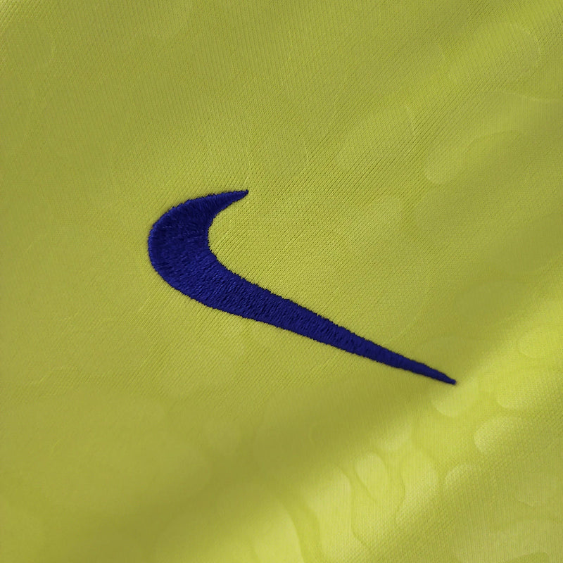 Camiseta Nike de local de la selección nacional de Brasil 2022 para mujer - Amarilla