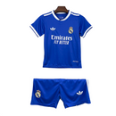 Camiseta y pantalón corto de la tercera equipación del Real Madrid 25/26 - Azul