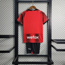 Camiseta y pantalón corto para niños del Milan I 23/24 - Rojo