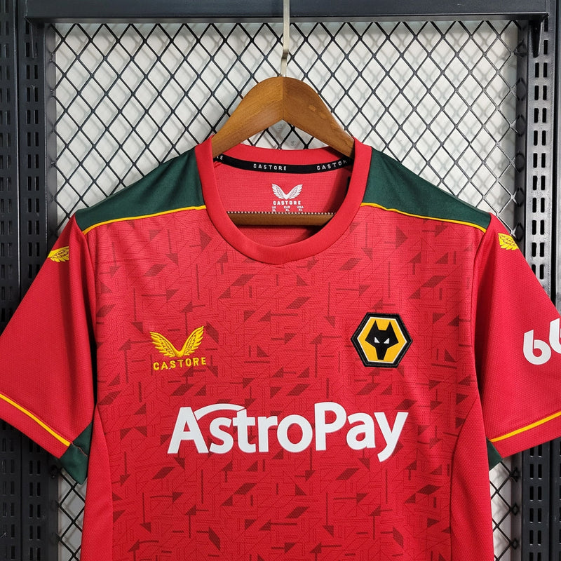 Camiseta de aficionado Castore para hombre del Woverhampton (visitante, temporada 23/24) - Roja