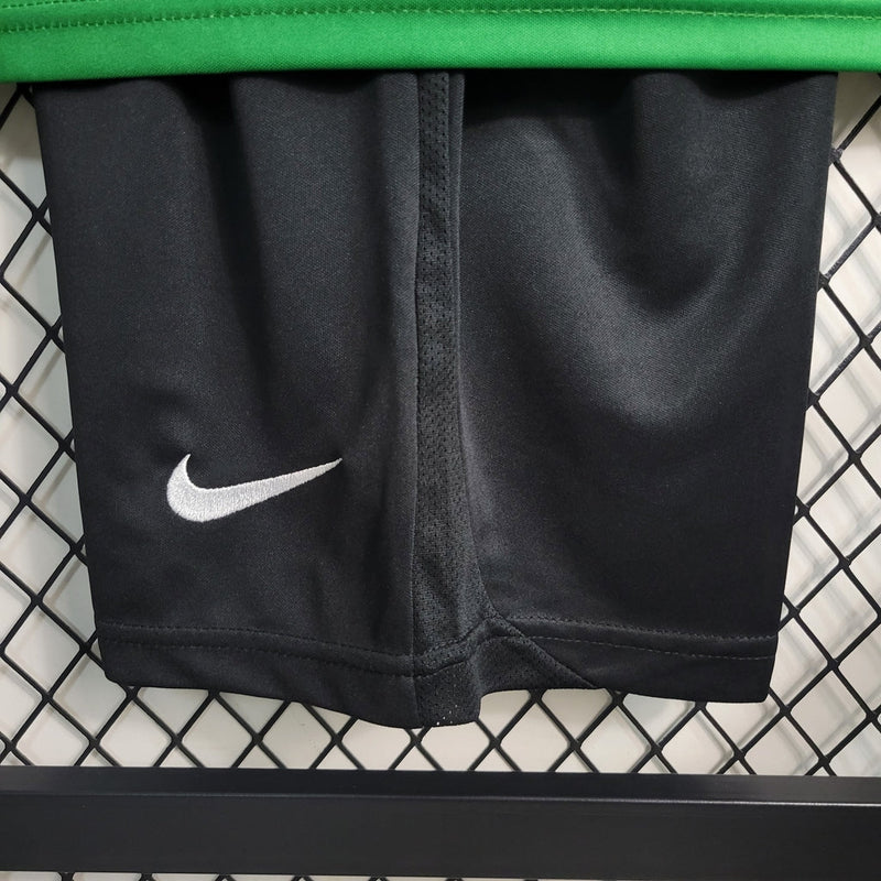 Camiseta y pantalón corto infantil del Sporting Portugal I 23/24 - Verde