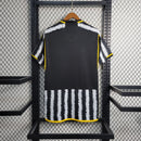 Camiseta Adidas para hombre de la Juventus I 23/24 - Blanca y negra