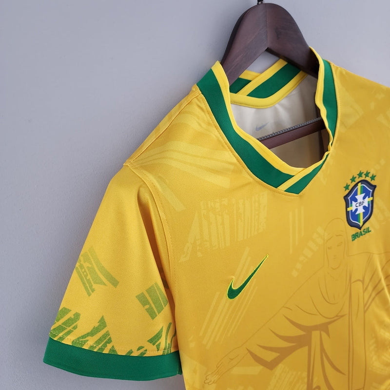 Camiseta Nike para mujer, edición especial de la selección brasileña, con el Cristo Redentor como fan - Amarilla