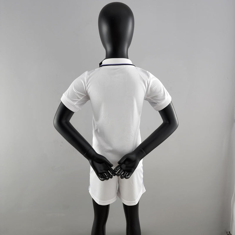 Camiseta y pantalón corto del Real Madrid 22/23 I para niño - Blanco