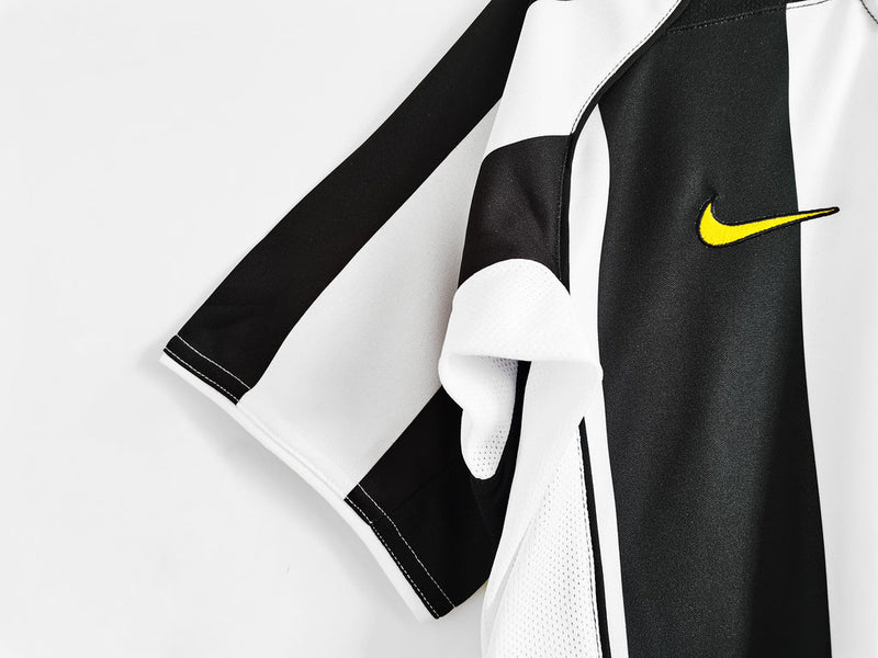 Camiseta retro de aficionado de la Juventus I 04/05 para hombre - Blanco y negro